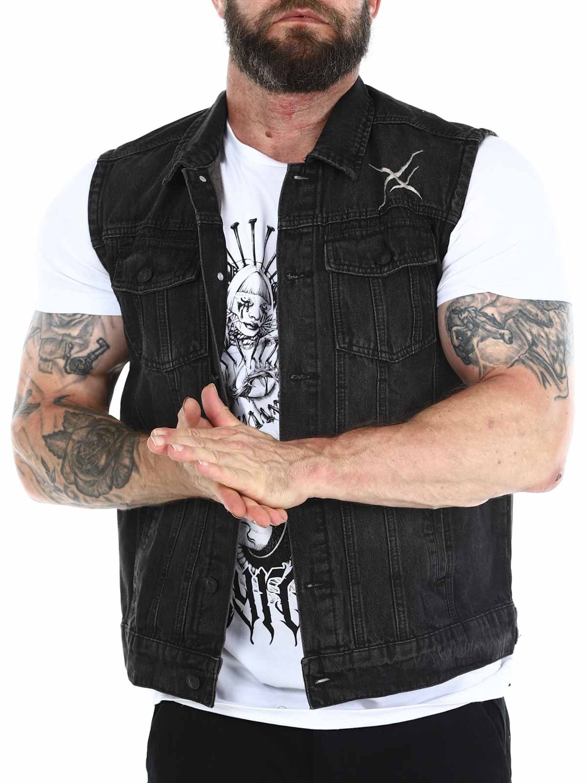 Hyraw Black Vest with Coffin_3.jpg