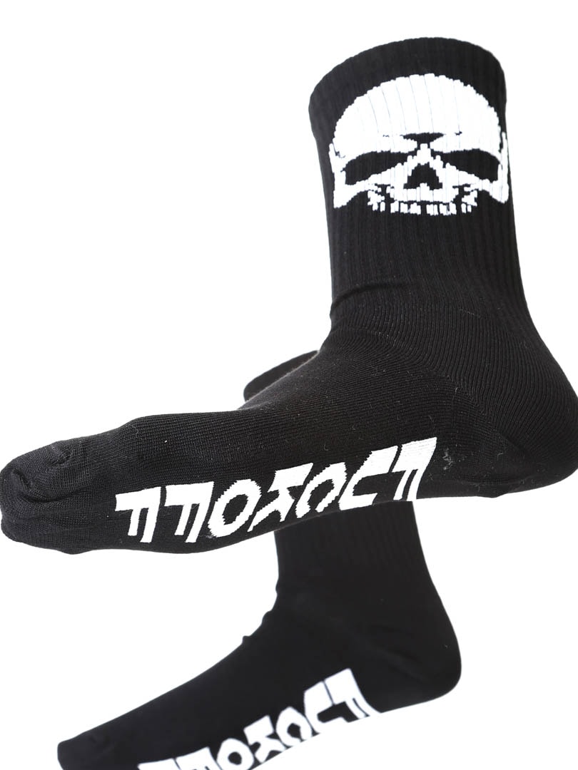 skull socks_1.jpg